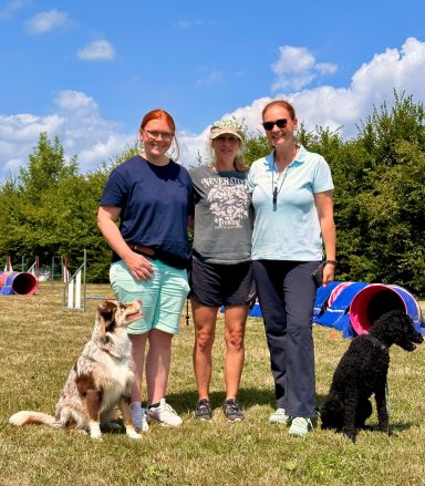 Stolze TeilnehmerAgility Seminar mit Miriam Duarte SVOG Bühl-Eisental Stolze Teilnehmer mit Kursleiterin